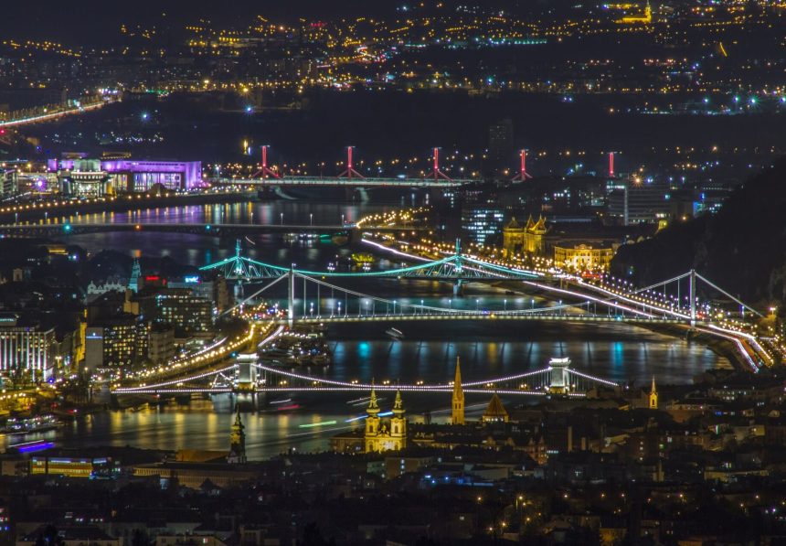 andras-kovacs-AKWV2GrWark-unsplash_web